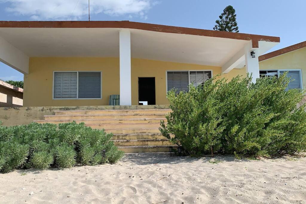 チェレム La Casa Amarilla Frente Al Marヴィラ エクステリア 写真