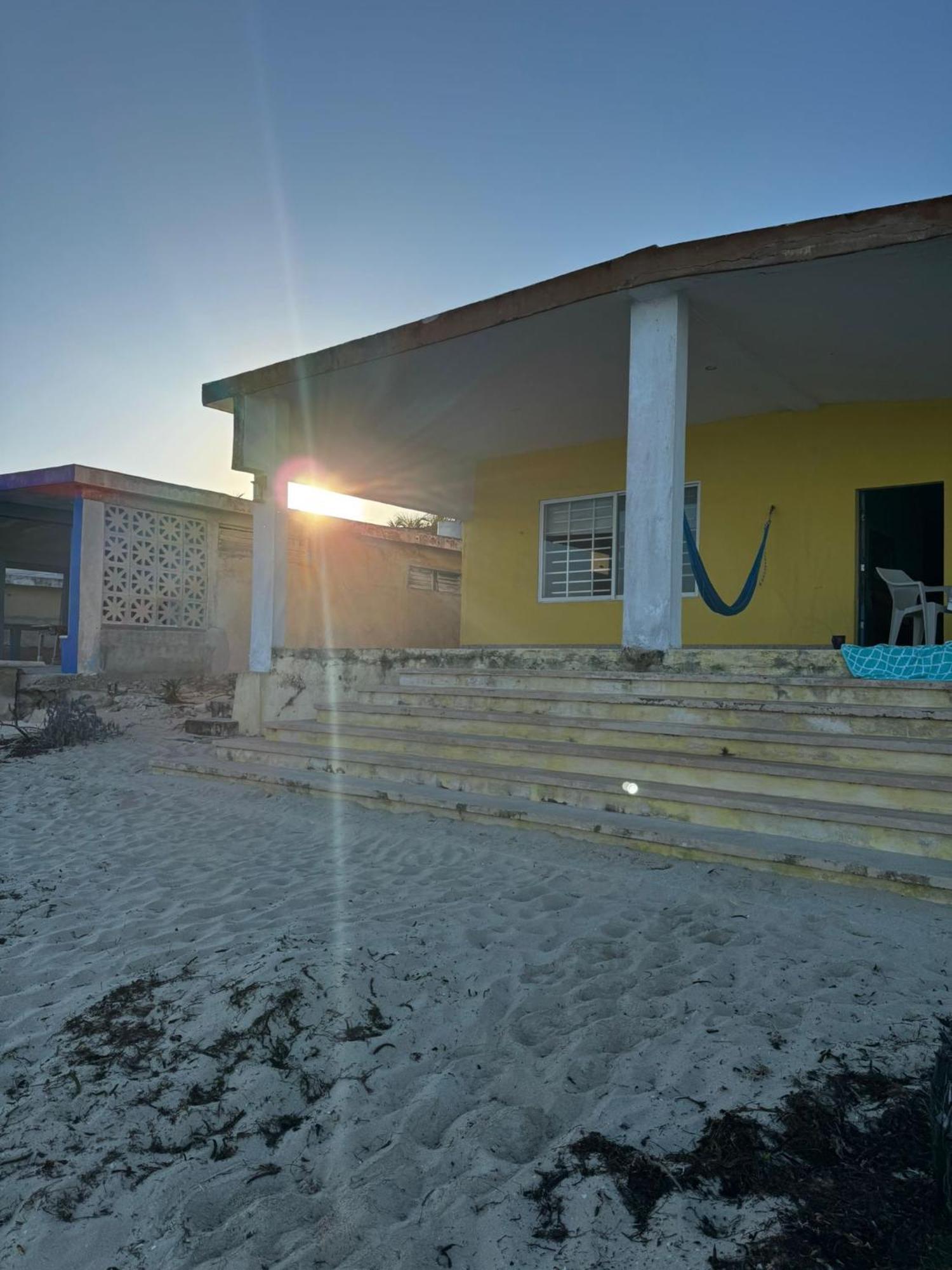チェレム La Casa Amarilla Frente Al Marヴィラ エクステリア 写真